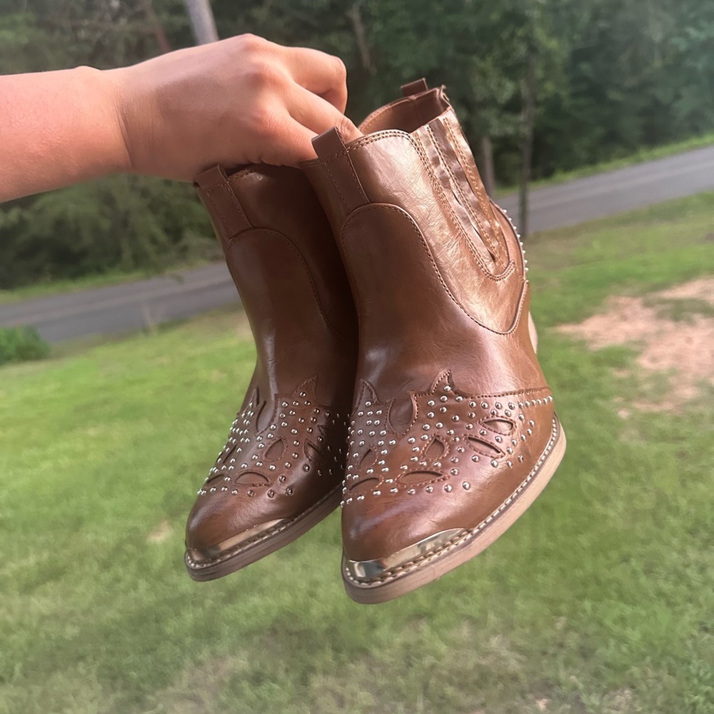 YOKI Studded Women's Western Ankle Boots